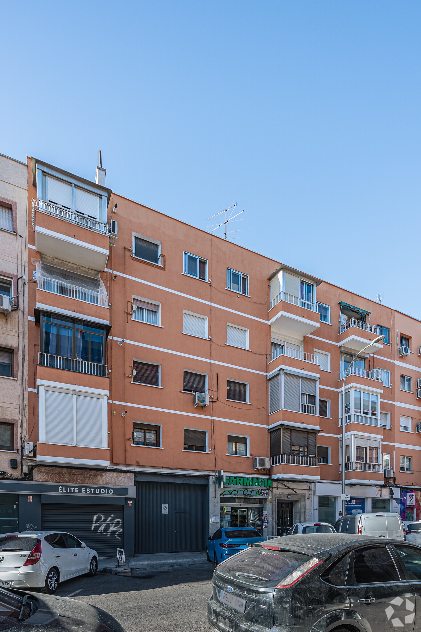 Calle de la Alondra, 49, Madrid, Madrid for sale Primary Photo- Image 1 of 2