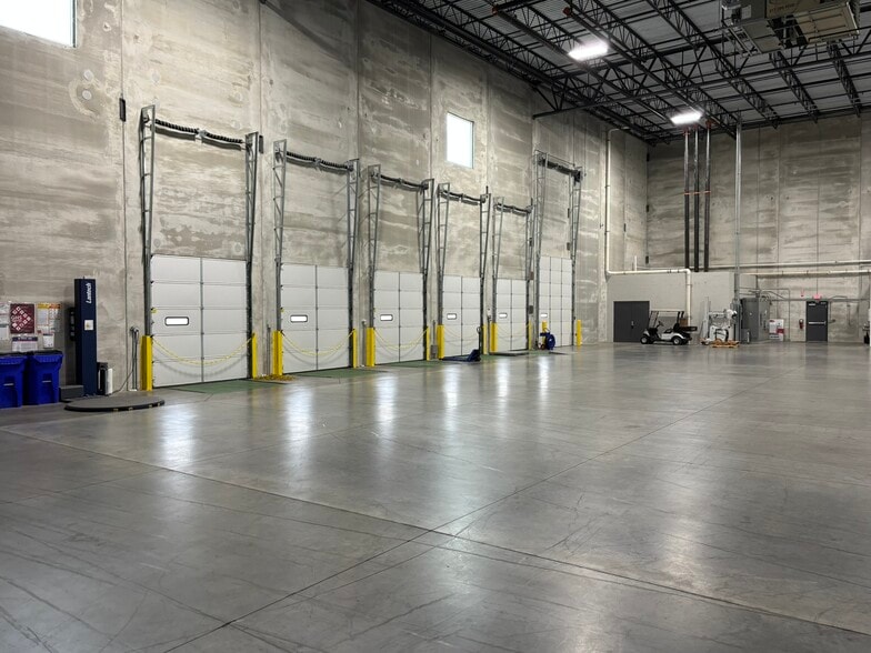 13620 NE Park Dr, Louisville, KY for lease - Interior Photo - Image 2 of 13