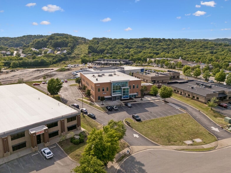 1005 Flagpole Ct, Brentwood, TN for lease - Building Photo - Image 2 of 10