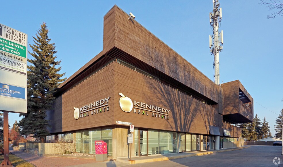 14727 87th Ave NW, Edmonton, AB à louer - Photo du bâtiment - Image 2 de 4