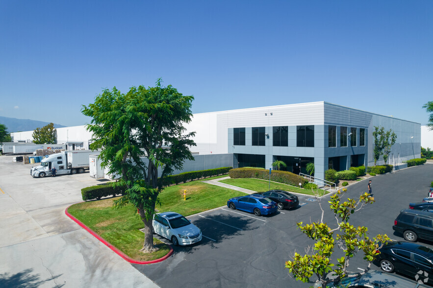 10837 Commerce Way, Fontana, CA for lease - Building Photo - Image 1 of 12