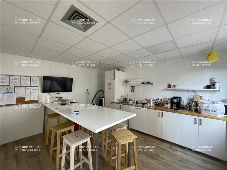 Bureau dans Montpellier à louer - Photo du bâtiment - Image 3 de 12