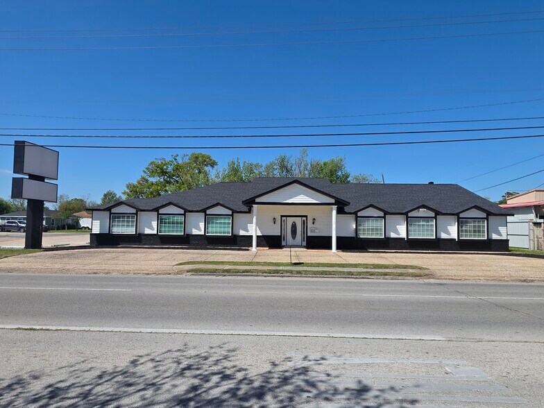 512 Uvalde Rd, Houston, TX à louer - Photo du bâtiment - Image 2 de 8