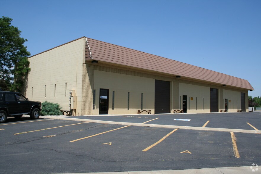 1055 Delaware Ave, Longmont, CO à louer - Photo du bâtiment - Image 3 de 7