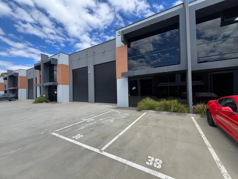 31-42 Aspen Cct, Springvale for lease - Primary Photo - Image 1 of 1