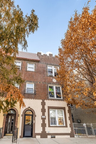 Plus de détails pour 2456 29th St, Astoria, NY - Multi-résidentiel à vendre