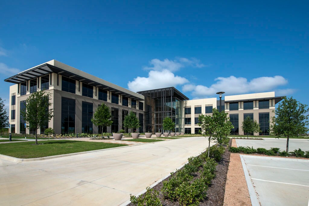 9800 Hillwood Pky, Fort Worth, TX à louer Photo du bâtiment- Image 1 de 11