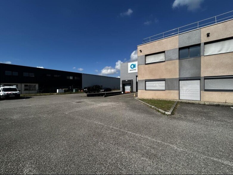 8-12 Impasse Du Rhône, Corbas for lease - Building Photo - Image 3 of 16