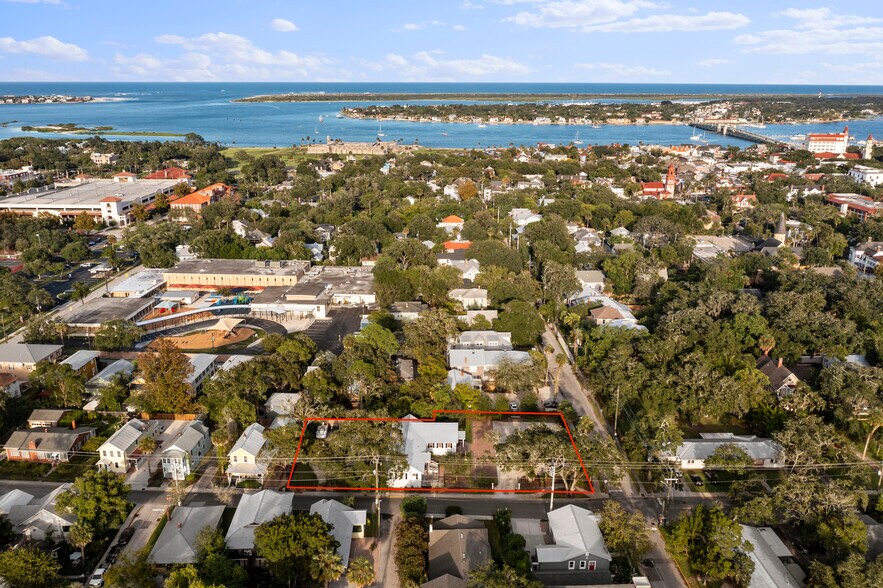 19 Riberia St, Saint Augustine, FL à vendre - Photo du bâtiment - Image 2 de 56