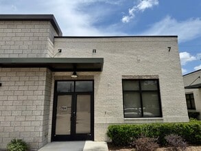12440 Emily Ct, Sugar Land, TX for lease Building Photo- Image 2 of 13
