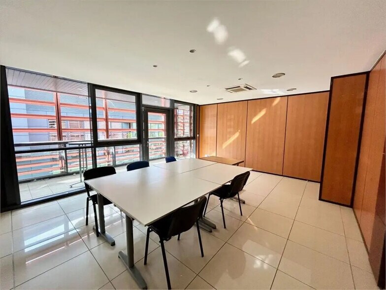 1 Rpt De Flotis, Saint-Jean à louer - Photo du bâtiment - Image 3 de 37