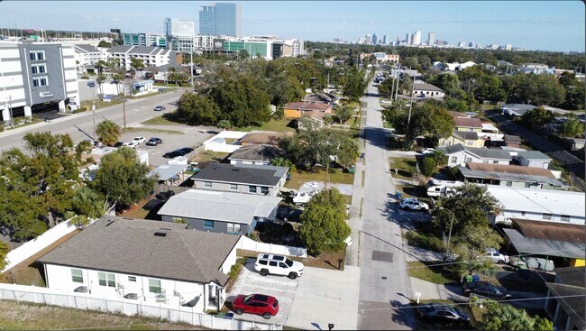 More details for 3921 State St, Tampa, FL - Specialty for Sale