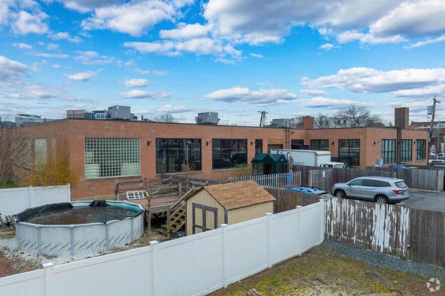 5 Glen St, Somerville, MA à louer - Photo du bâtiment - Image 3 de 7