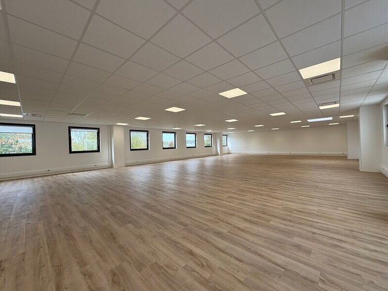 1 Rue Des Vergers, Limonest for lease - Building Photo - Image 2 of 39
