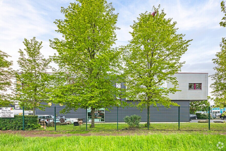 Flex dans Saint-Ouen-l'Aumône à louer - Photo du bâtiment - Image 2 de 2