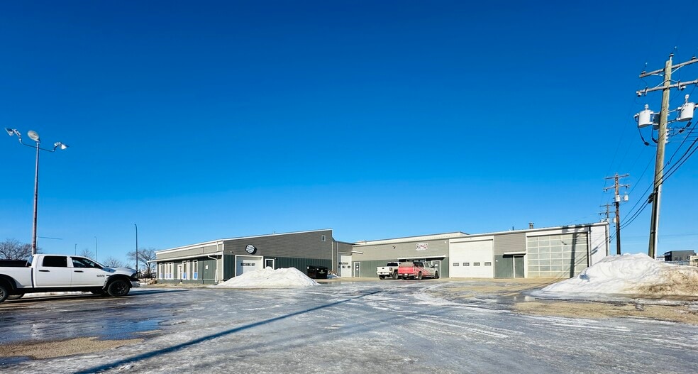 12615 100 St, Grande Prairie, AB for lease - Building Photo - Image 2 of 9