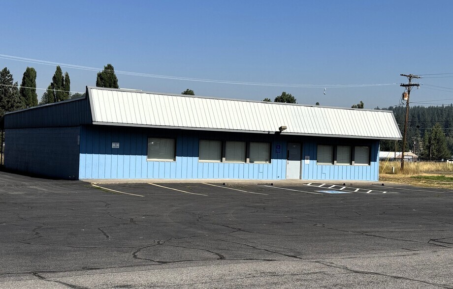 212 S 1st Ave, Chiloquin, OR à vendre - Photo du bâtiment - Image 3 de 5