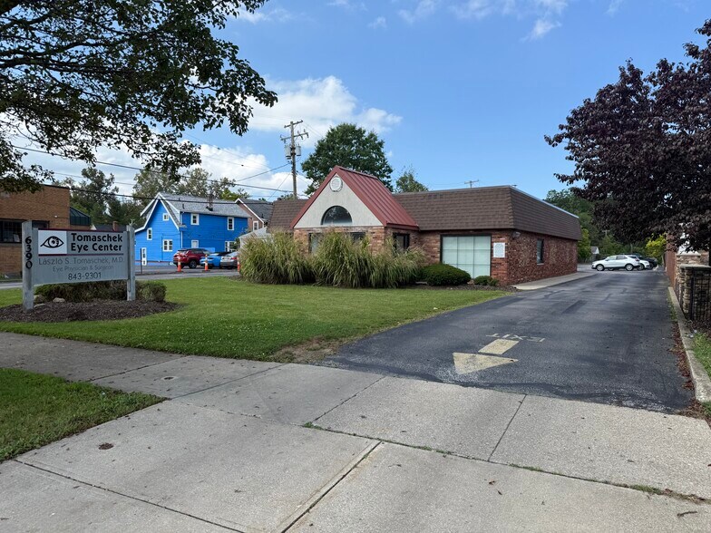 6390 Pearl Rd, Cleveland, OH à vendre - Photo du bâtiment - Image 2 de 6