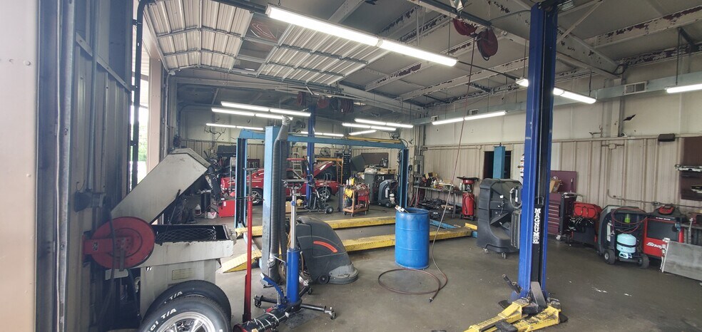 228 Ross Ave, Easley, SC à vendre - Photo du bâtiment - Image 2 de 11