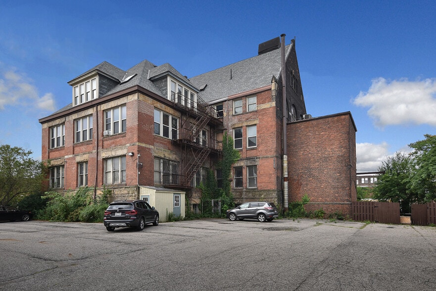 4403 St Clair Ave, Cleveland, OH for lease - Building Photo - Image 3 of 89