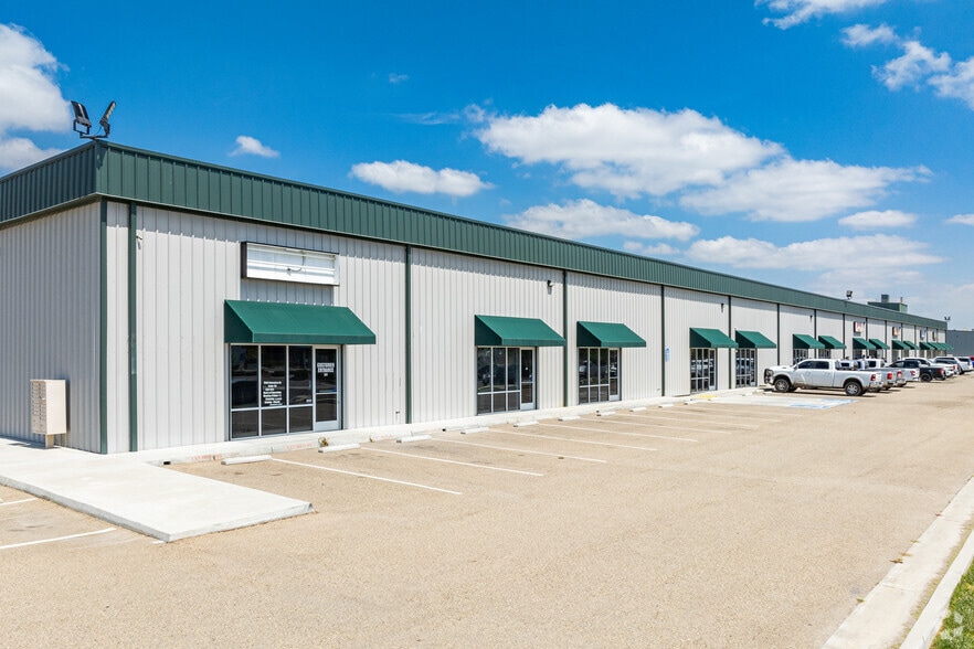 1500 Enterprise Dr, Lemoore, CA for sale - Building Photo - Image 2 of 11