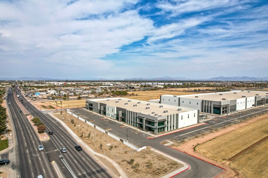 2375 S Arizona Ave, Chandler, AZ à louer - Photo du bâtiment - Image 3 de 22