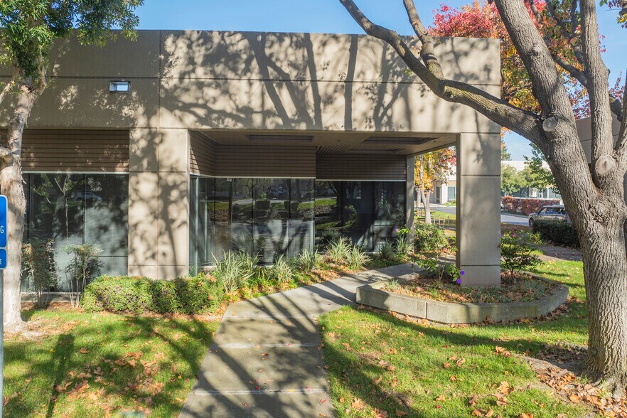32940 Alvarado Niles Rd, Union City, CA à louer - Photo du bâtiment - Image 2 de 12