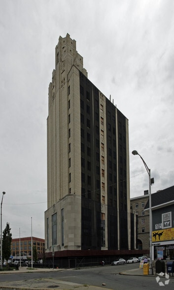 663 Main Ave, Passaic, NJ for lease - Building Photo - Image 2 of 10