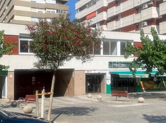 Plus de détails pour Multi-résidentiel à vendre