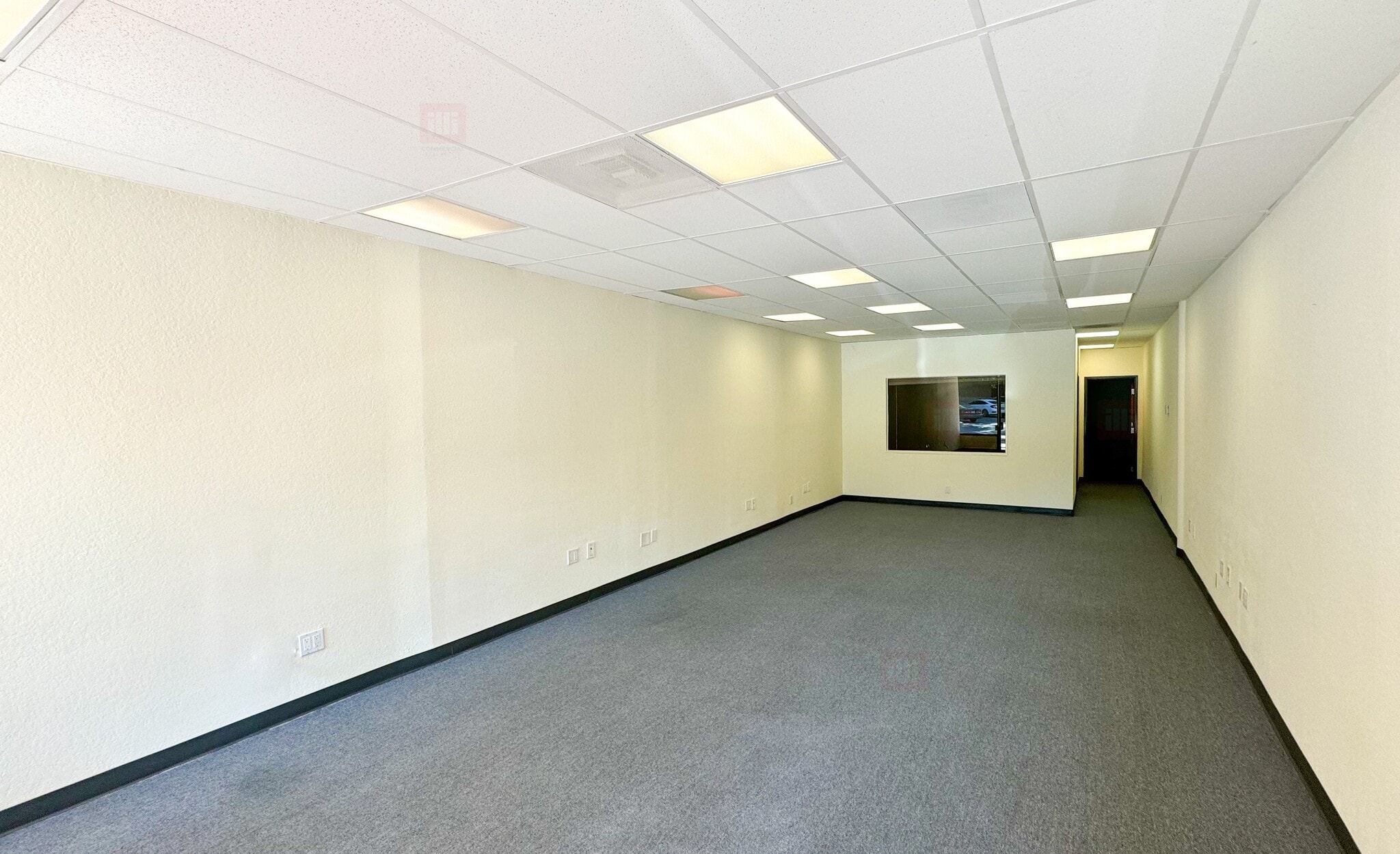 20812 Ventura Blvd, Woodland Hills, CA for lease Interior Photo- Image 1 of 4