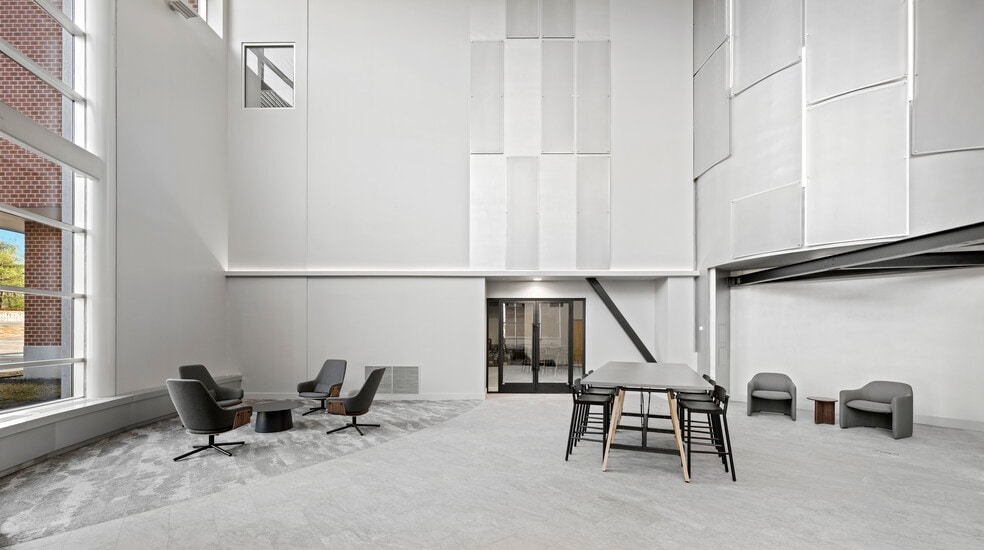 52 South St, Hopkinton, MA for sale - Interior Photo - Image 2 of 11