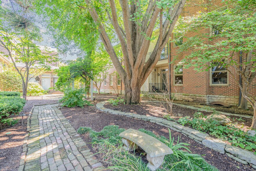 137 3rd Ave N, Franklin, TN à louer - Photo du bâtiment - Image 3 de 25