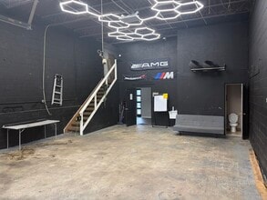 431 Broadway, West Babylon, NY for lease Interior Photo- Image 2 of 4