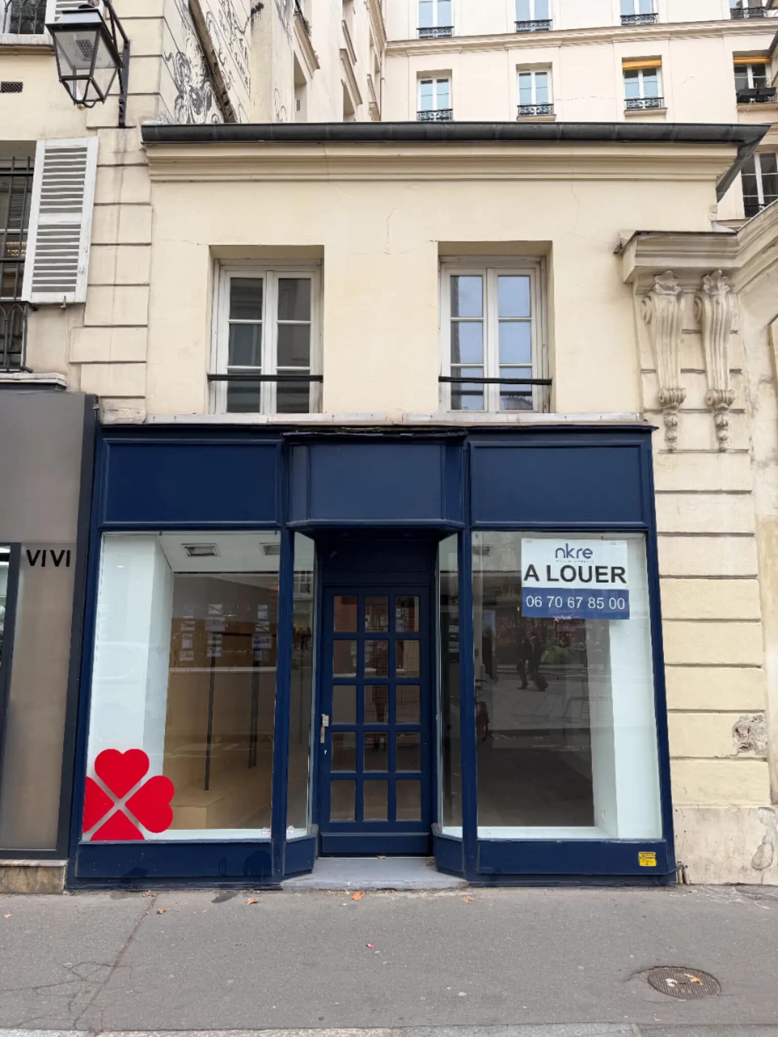 Retail in Paris for lease Building Photo- Image 1 of 13