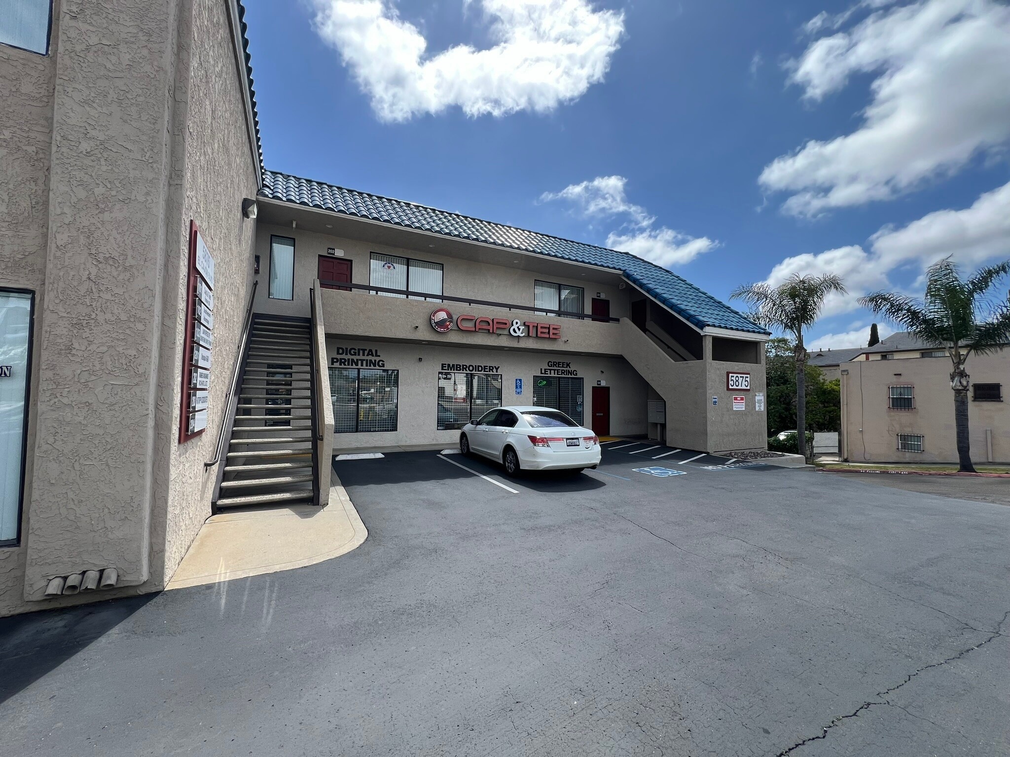 5875 El Cajon Blvd, San Diego, CA à louer Photo du bâtiment- Image 1 de 6