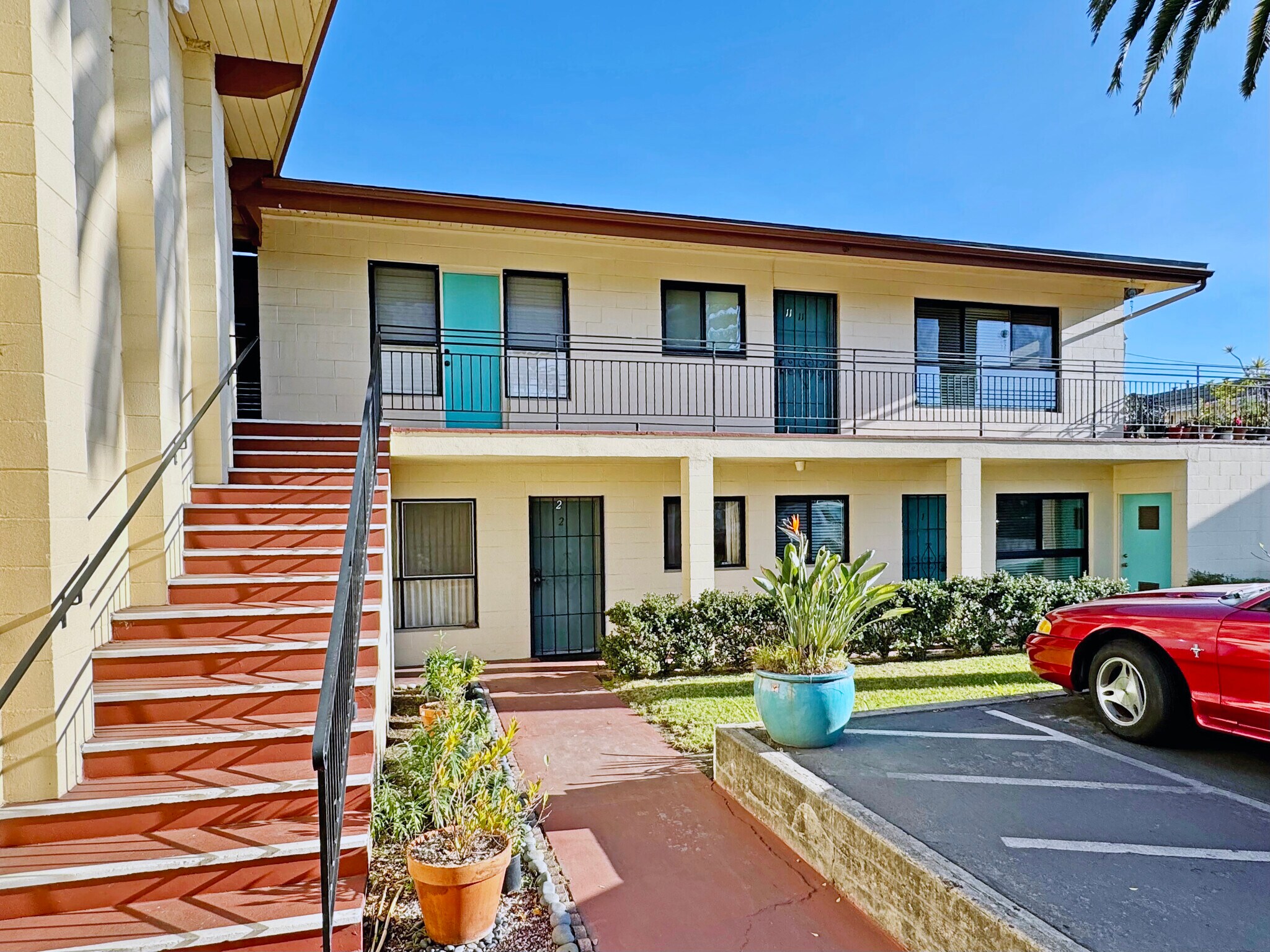 118 W Victoria St, Santa Barbara, CA for sale Primary Photo- Image 1 of 2