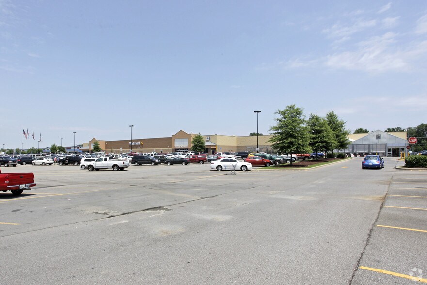 2315-2367 Madison St, Clarksville, TN à louer - Photo du bâtiment - Image 2 de 6