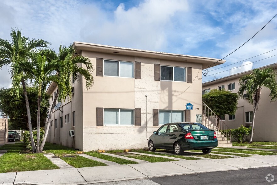711 SW 5th St, Miami, FL for sale - Primary Photo - Image 1 of 3