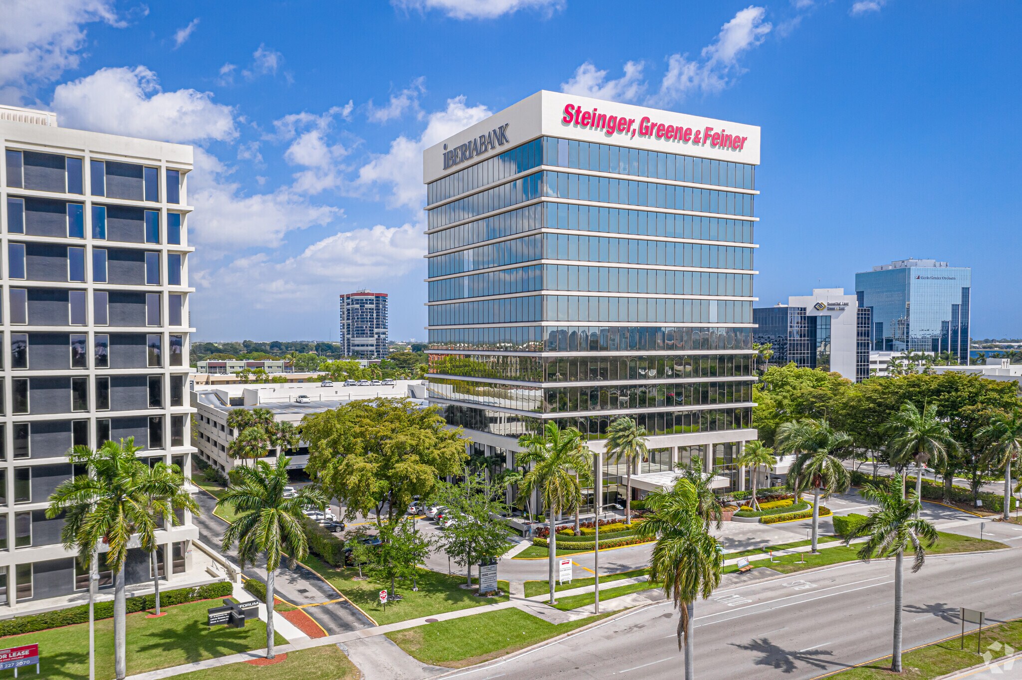 1645 Palm Beach Lakes Blvd, West Palm Beach, FL à louer Photo du bâtiment- Image 1 de 18