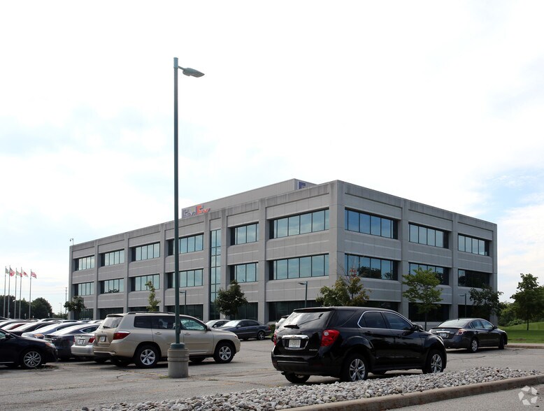 5985 Explorer Dr, Mississauga, ON à louer - Photo du bâtiment - Image 2 de 11