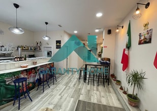 Retail in Cáceres, Cáceres for lease Interior Photo- Image 2 of 9