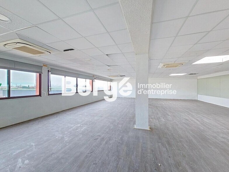 Office in Cannes for sale - Interior Photo - Image 2 of 4