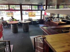 6410 SE Milwaukie Ave, Portland, OR for lease Interior Photo- Image 2 of 3
