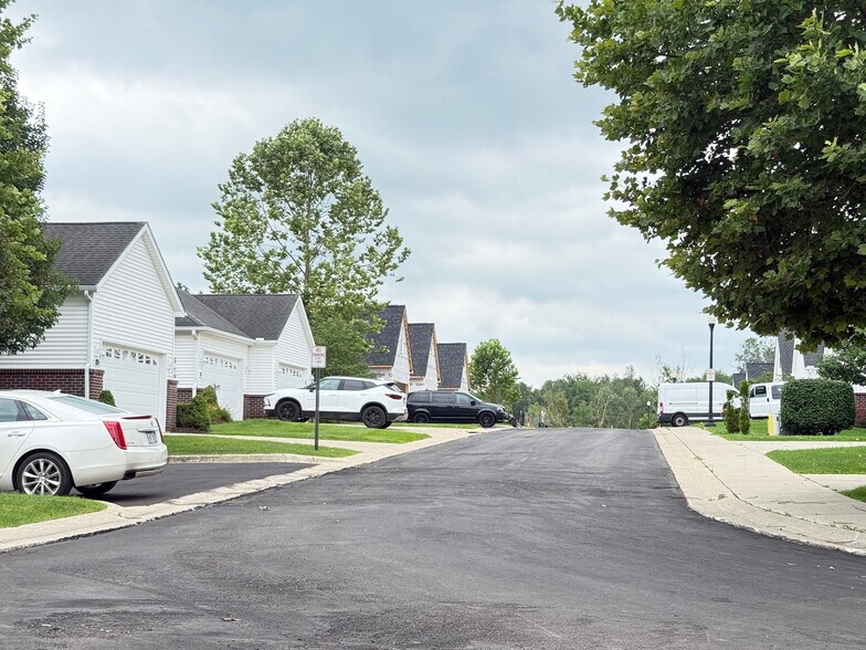 NELSON'S RIDGE DRIVE portefeuille de 3 propriétés à vendre sur LoopNet.ca - Photo du bâtiment - Image 1 de 1