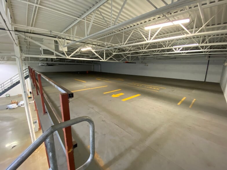 21600 Miles Rd, North Randall, OH for lease - Building Photo - Image 2 of 28