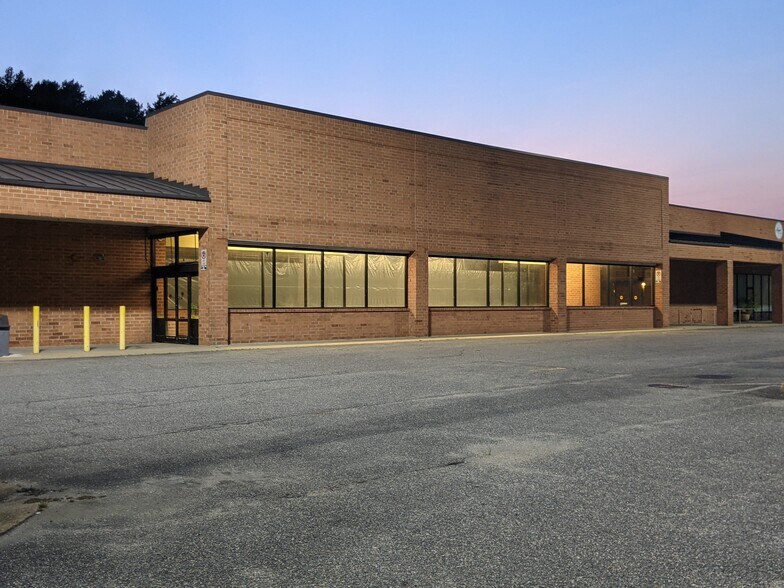 4-8 Elmhurst St, Newport News, VA à louer - Photo du bâtiment - Image 1 de 11