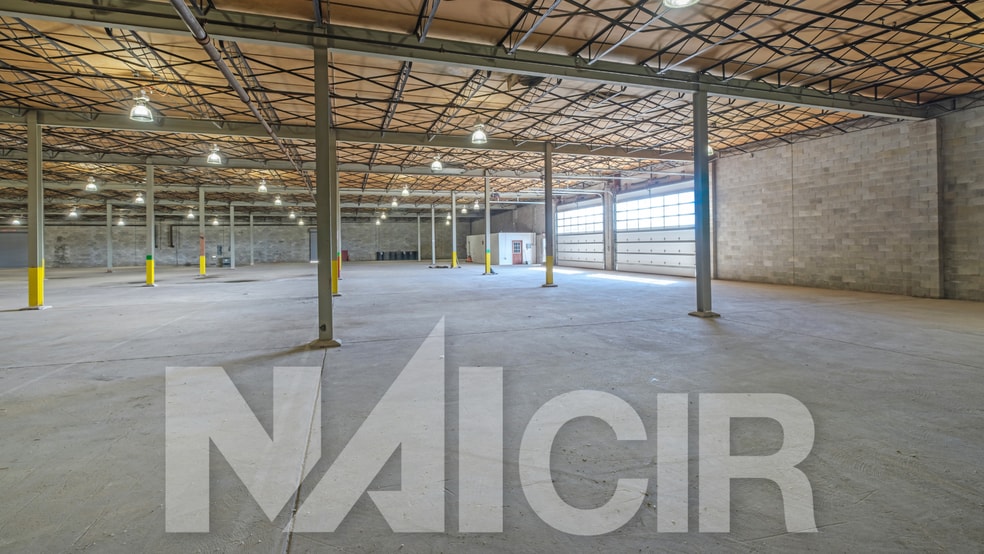 2001 Carbaugh Ave, Chambersburg, PA for lease - Interior Photo - Image 2 of 6