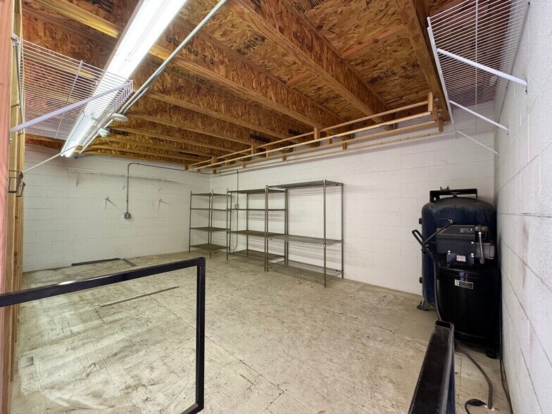 1605 Ann Way, Boulder City, NV for sale - Interior Photo - Image 2 of 4