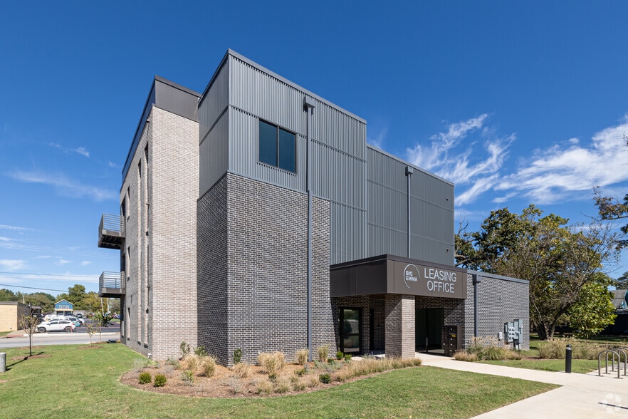 627 Emma ave, Springdale, AR for lease - Building Photo - Image 3 of 27