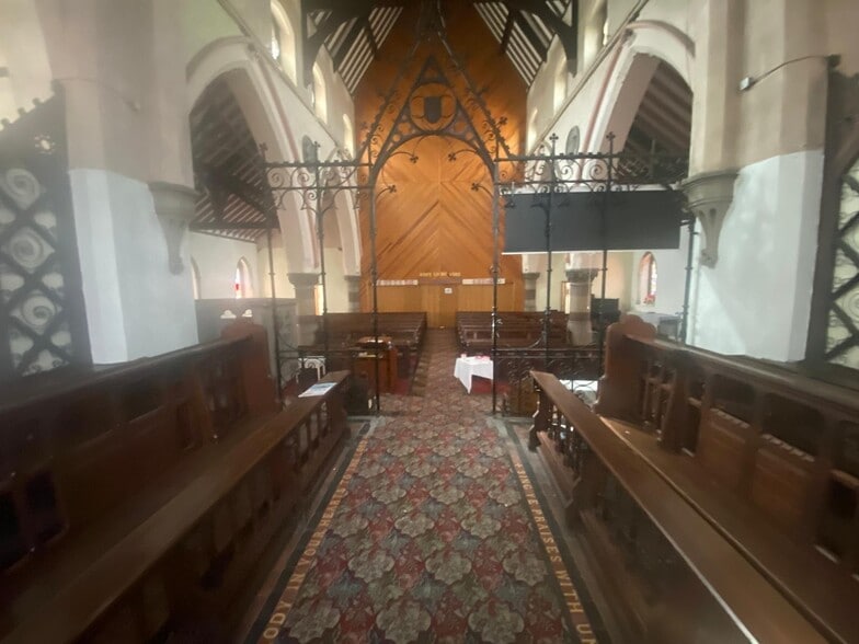 Church Rd, Rochdale for sale - Interior Photo - Image 3 of 8